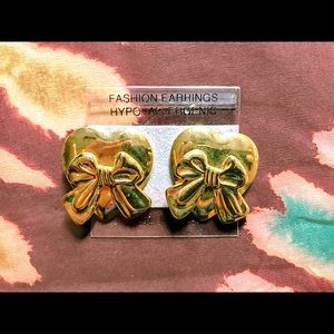 5/$20 ☀️ Adorable Heart Bow Holiday Gift Earrings